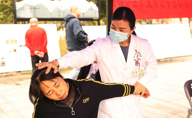 专家义诊服务社区健康进步