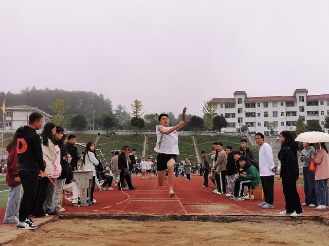 中学生
田径运动会