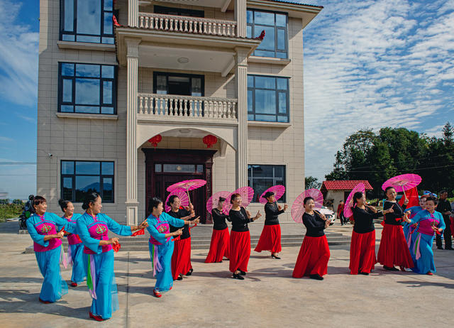 送戏下乡   老年大学