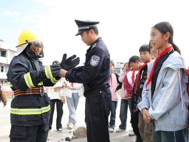 消防知识进校园