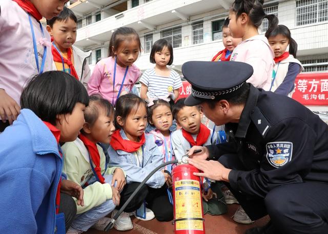 消防知识进校园