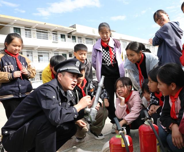 消防知识进校园