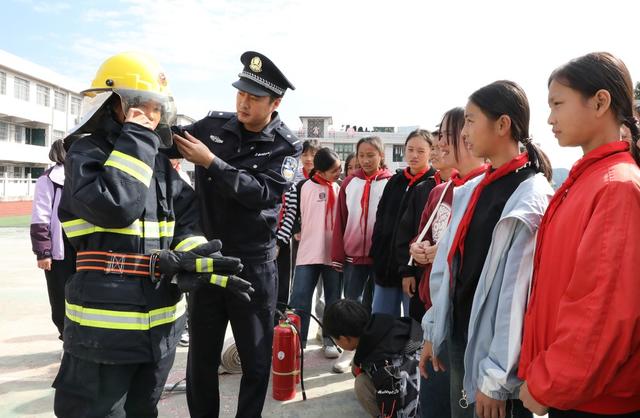 消防知识进校园