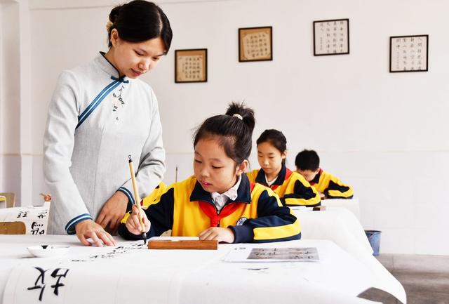   多彩课程  全面发展