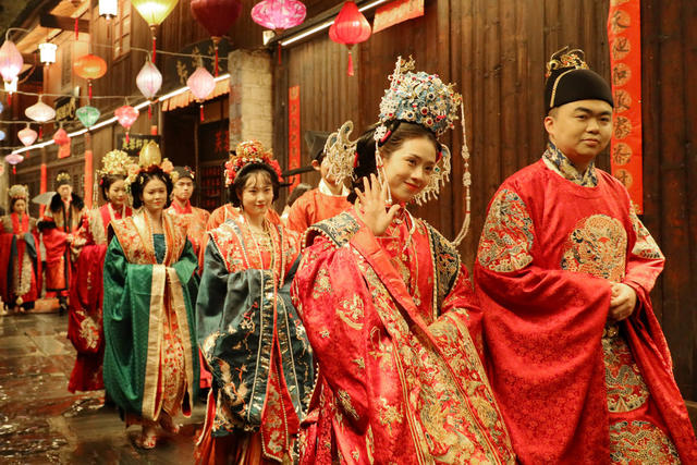 “汉婚大典”韵古城
