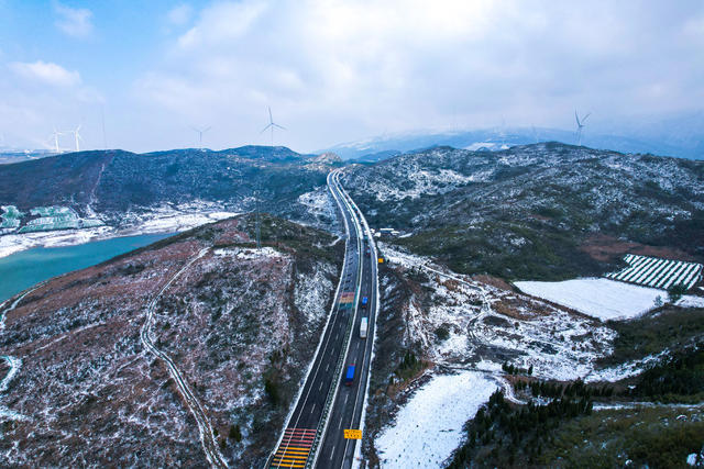 除冰抢险保畅通