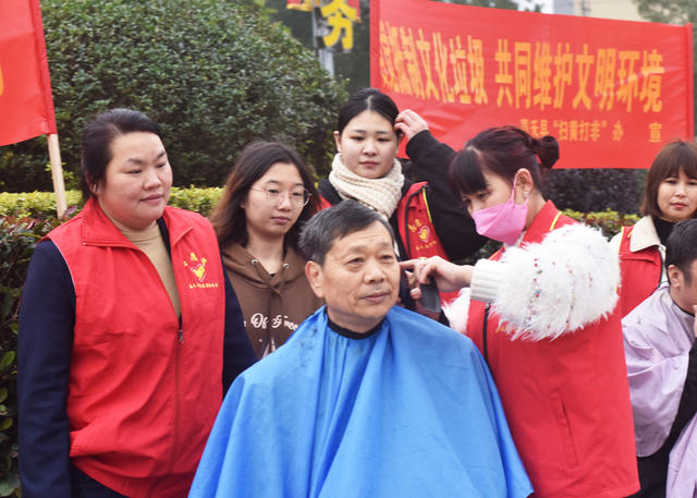 湖南嘉禾：志愿服务迎新春