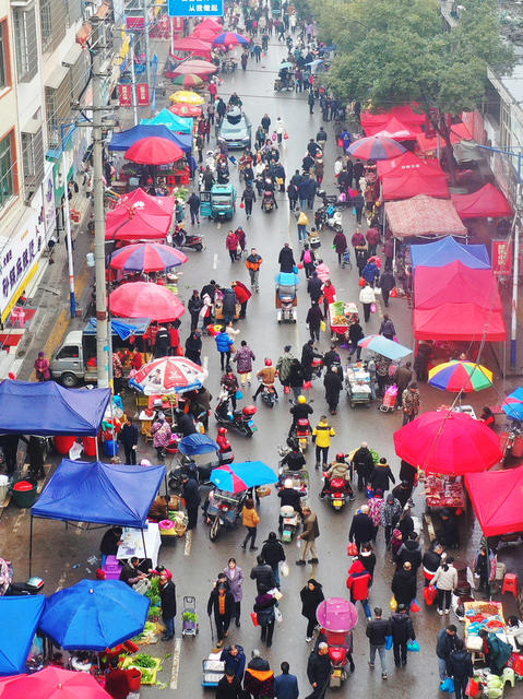 湖南嘉禾：农贸市场年味浓