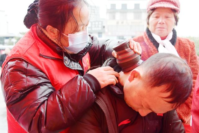  义诊下乡  送上健康