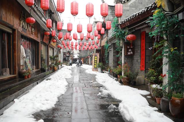 吉首 古城 乾州 游人 赏雪 大地 银装 雪景 画卷 街道 白雪