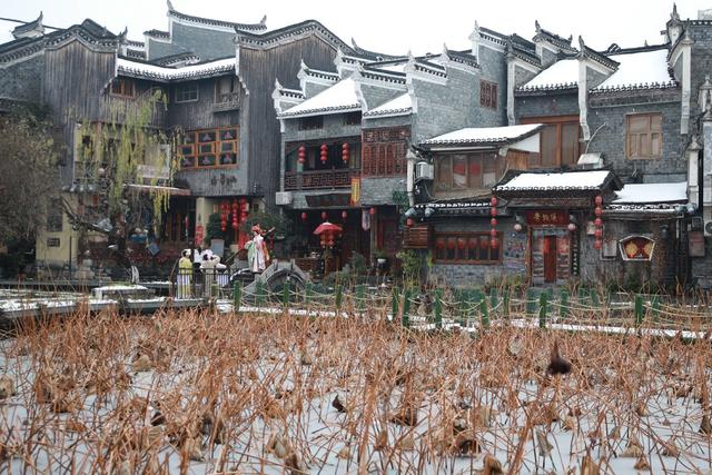 吉首 古城 乾州 游人 赏雪 大地 银装 雪景 画卷 街道 白雪