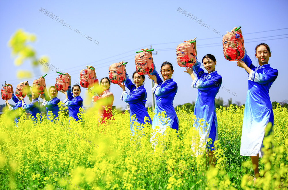 湖南  郴州市  苏仙区 村头村 
 油菜花  栖凤渡镇   黄建华 