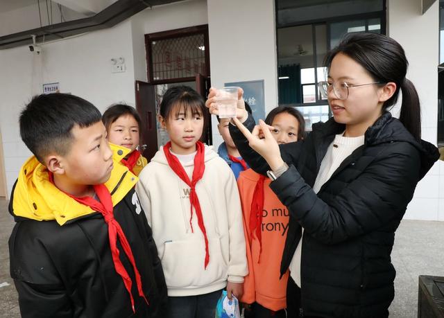   节约用水  从我做起
