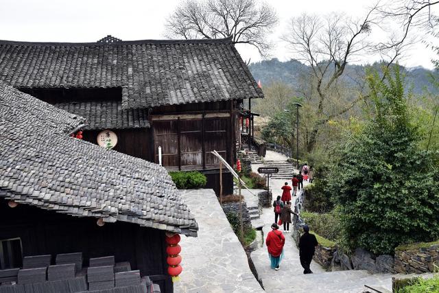 旅游 苗寨 群山 人家 白云 树林 