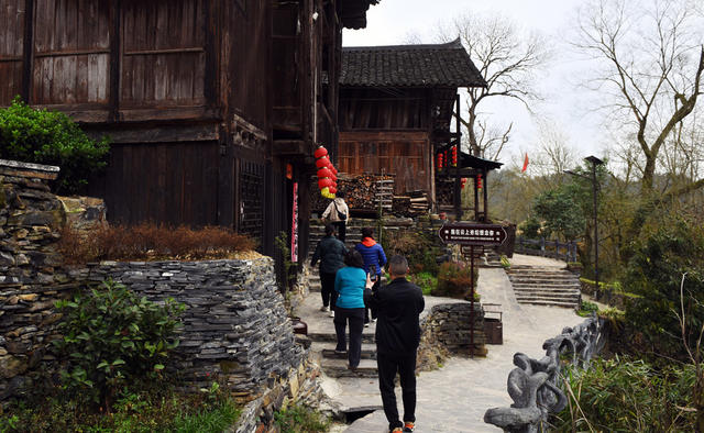 旅游 苗寨 群山 人家 白云 树林 