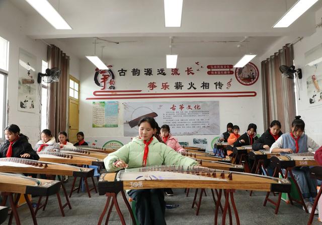   民族乐器进课堂    传统文化润童心
