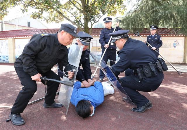   反恐宣传教育进校园
