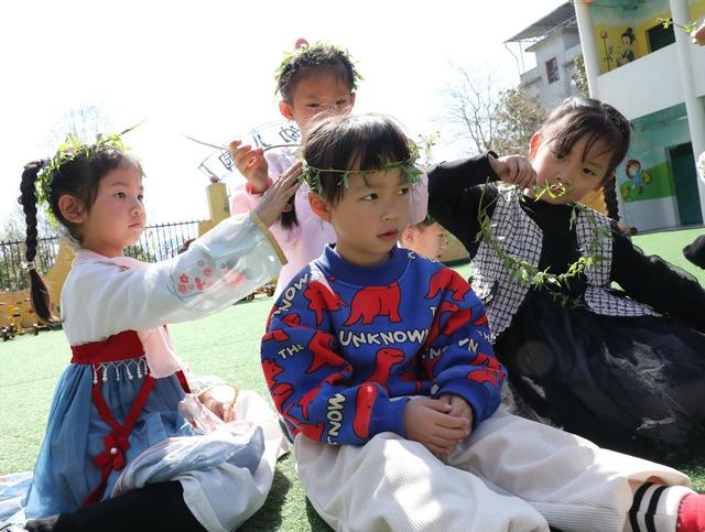 清明戴柳   祈福平安