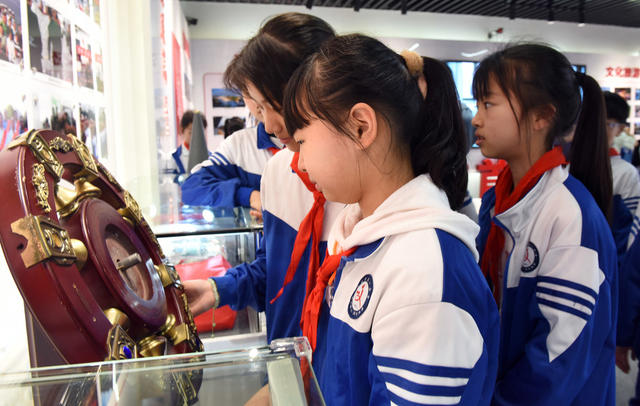 清明 英烈 祭奠 青少年