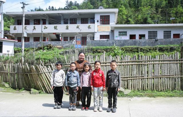 教学点 坚守 陪读 师生 乡村教育 乡村教师 五四青年