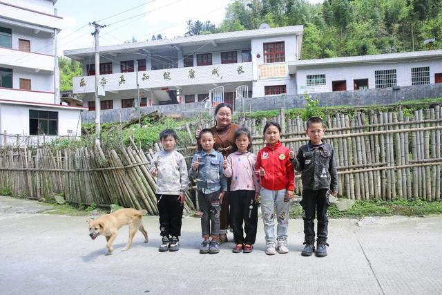 教学点 坚守 陪读 师生 乡村教育 乡村教师 五四青年