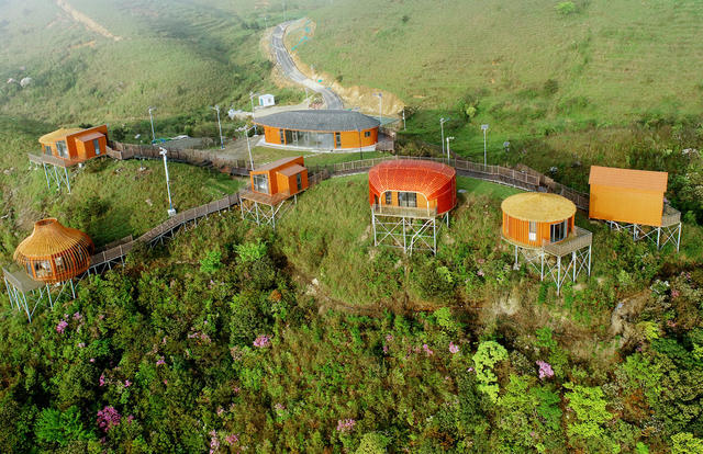 湖南桂东 梳妆打扮 五一 游客 木屋