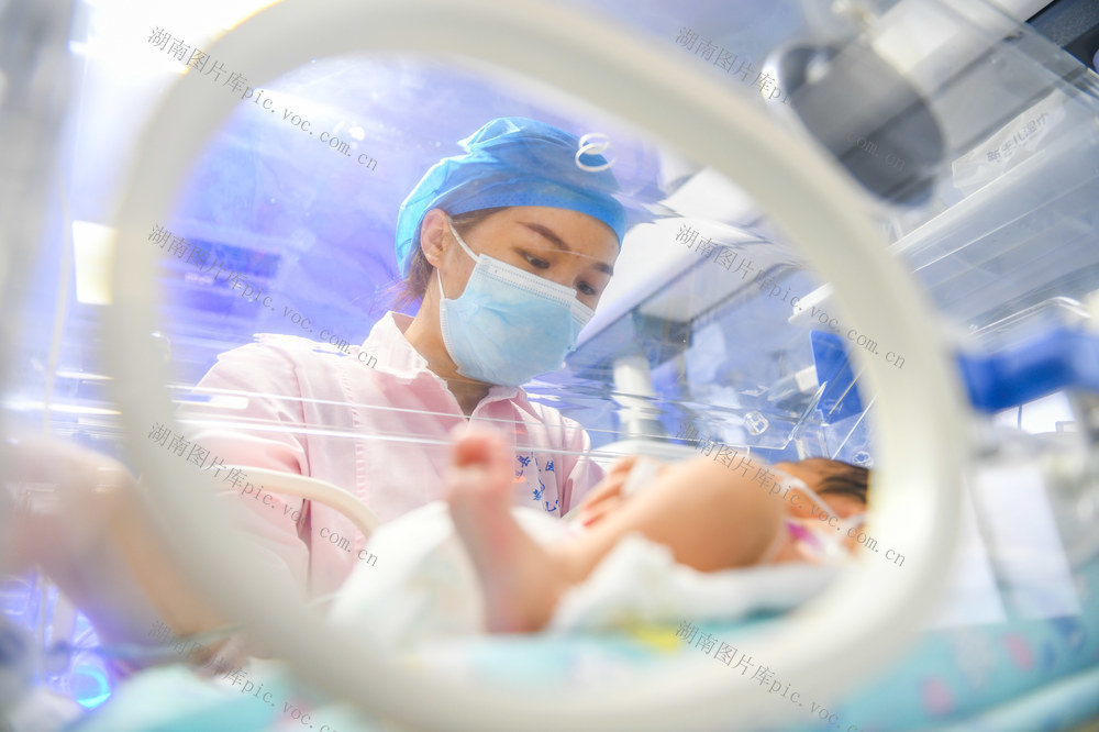 节日
假期
施工
医院
道县