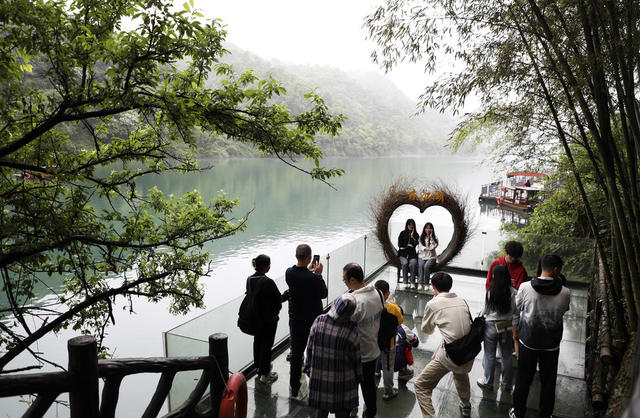 五一假期 假日旅游 山水画卷 美如画 旅游经济  