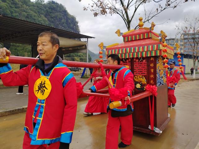 倡导群众破陋习，扬传统文化，树文明新风，