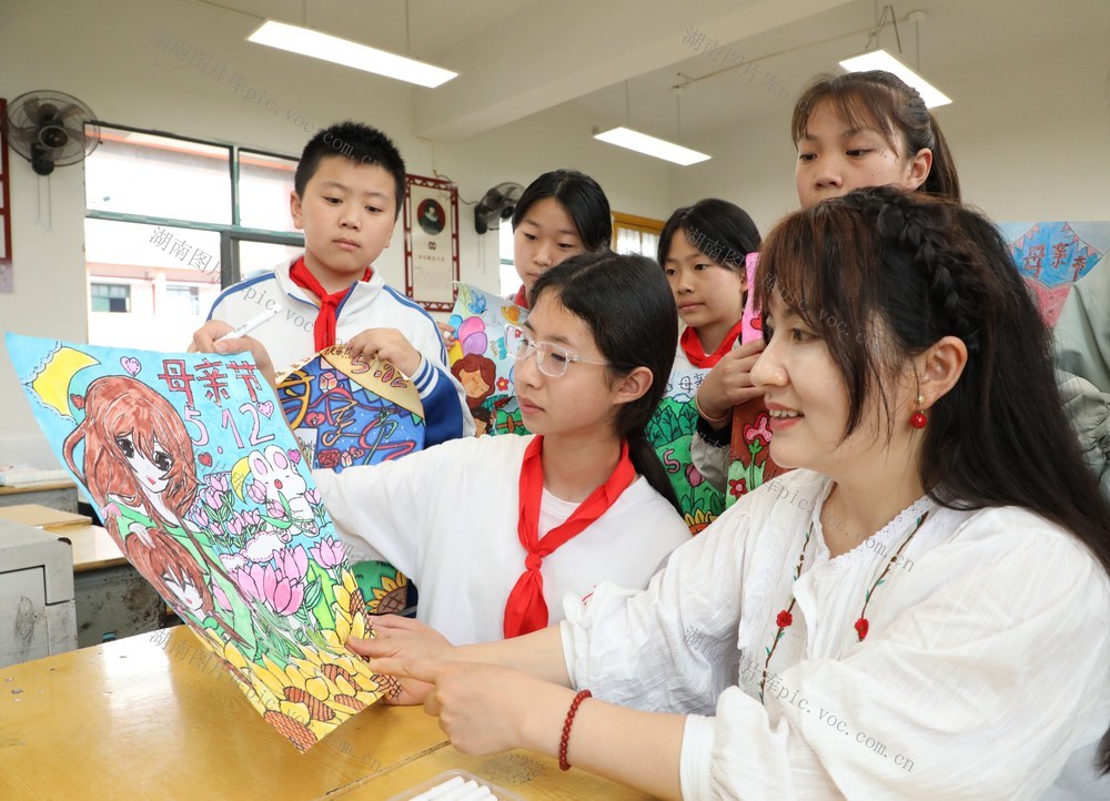  巧手绘妈妈      感恩“母亲节”
