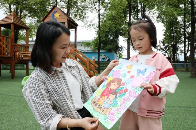  巧手绘妈妈      感恩“母亲节”
