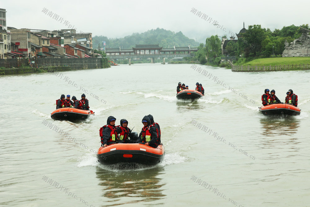 全国防灾减灾日  以你估计抢险演练
党员突击队
