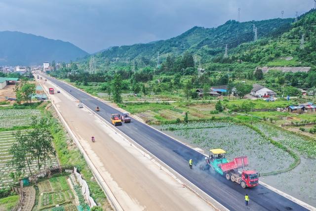 国道 公路 交通 建设 施工 道路