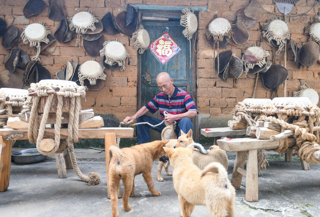 制作
道县
牛皮鼓