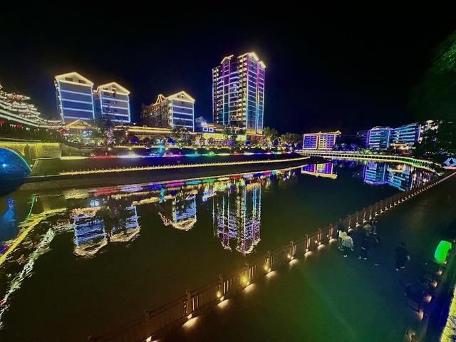 夜景迷人
