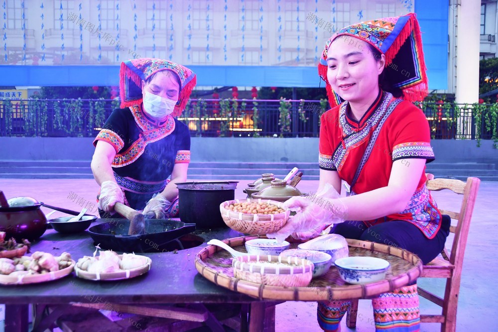 瑶山油茶推动夜经济“热”起来