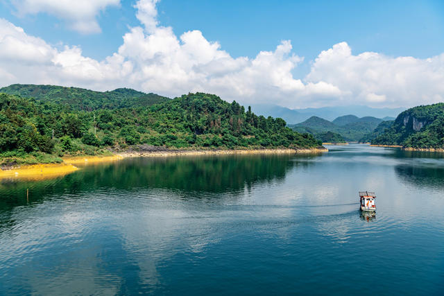 绿水青山  美丽乡村