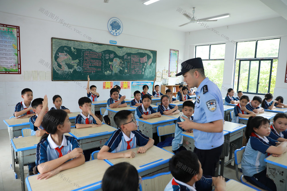 铁路安全教育   铁路安全宣传
爱路护路