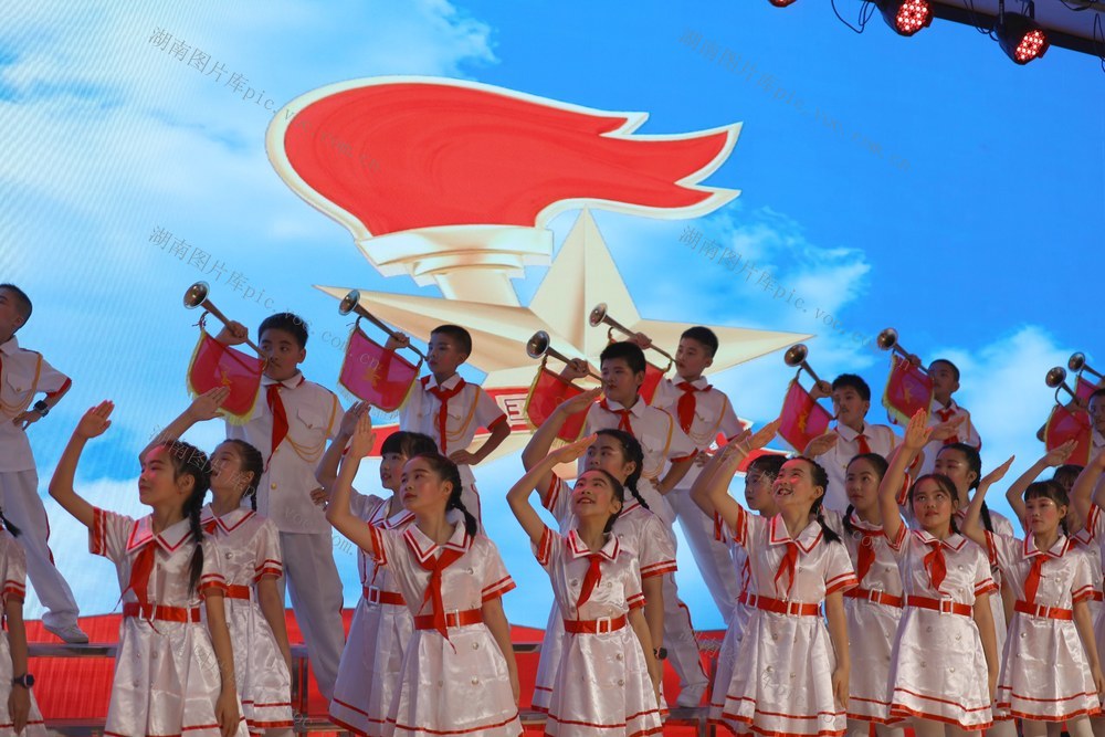 载歌载舞 迎 六一 文艺汇演