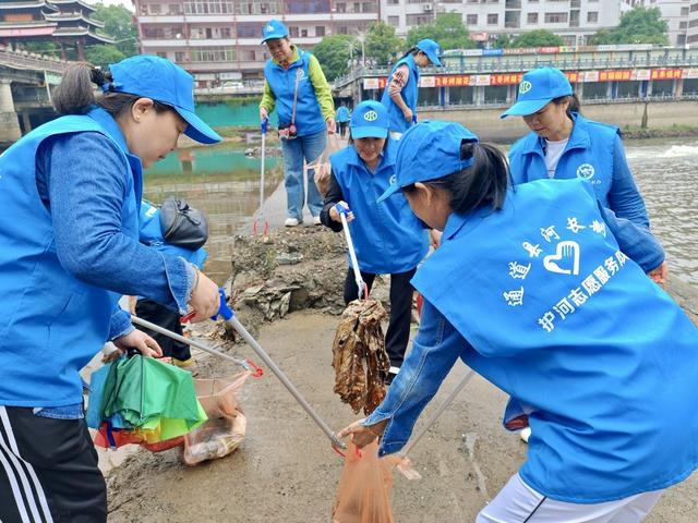 护河防汛
