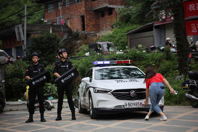 高考 交警 志愿者 交通  安全