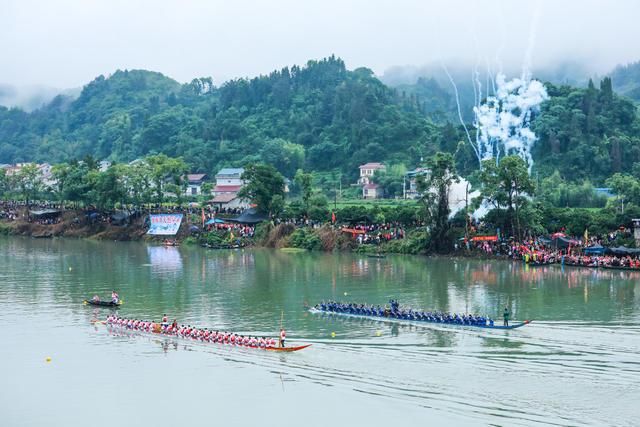 端午赛龙舟  麻阳传统龙舟