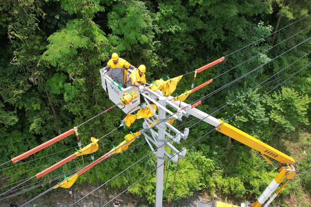 带电作业  保供电