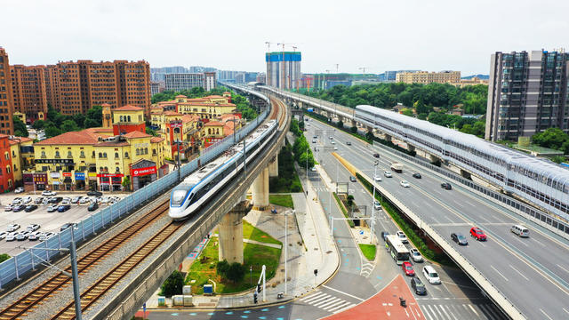 公路  城际铁路  地铁  交通