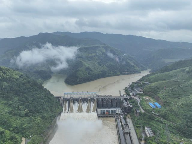开闸泄洪
双牌