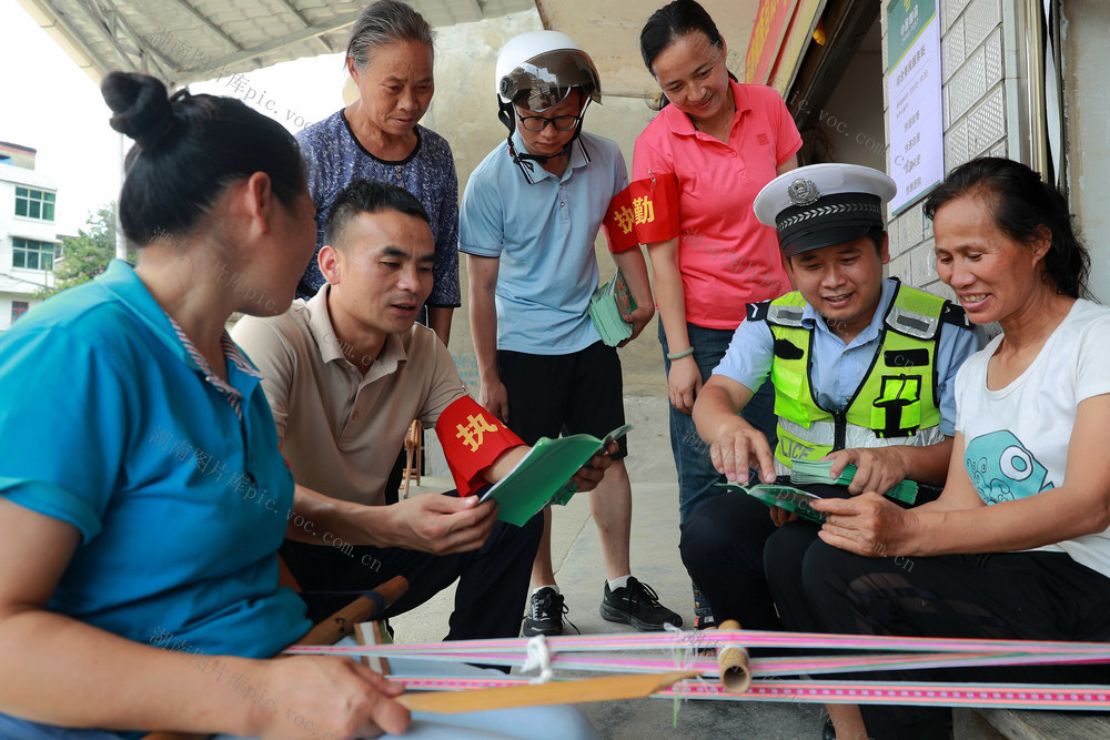 交通安全 夏季 农村 “两站两员”筑牢“防护网”

