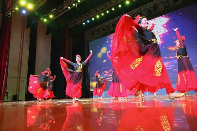 庆七一  文艺演出  老年大学