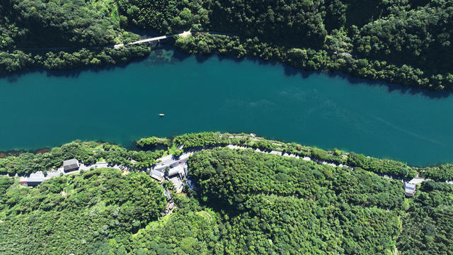 湖南  郴州  资兴市  东江  小东江  青山绿水  游客  渔船  撒网  轻舟  仙境