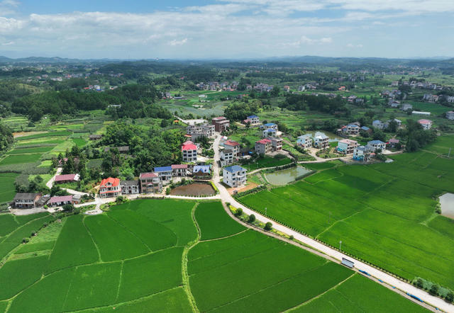 生态环境 ，美丽乡村，新农村，绿色发展，田园，民居，河流，公路，乡村游，生态农业