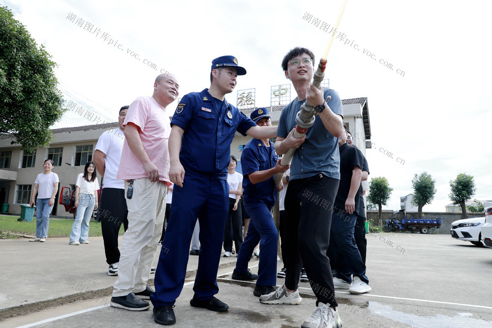 消防乡村流动课堂 乡村工作人员灭火救援技能培训